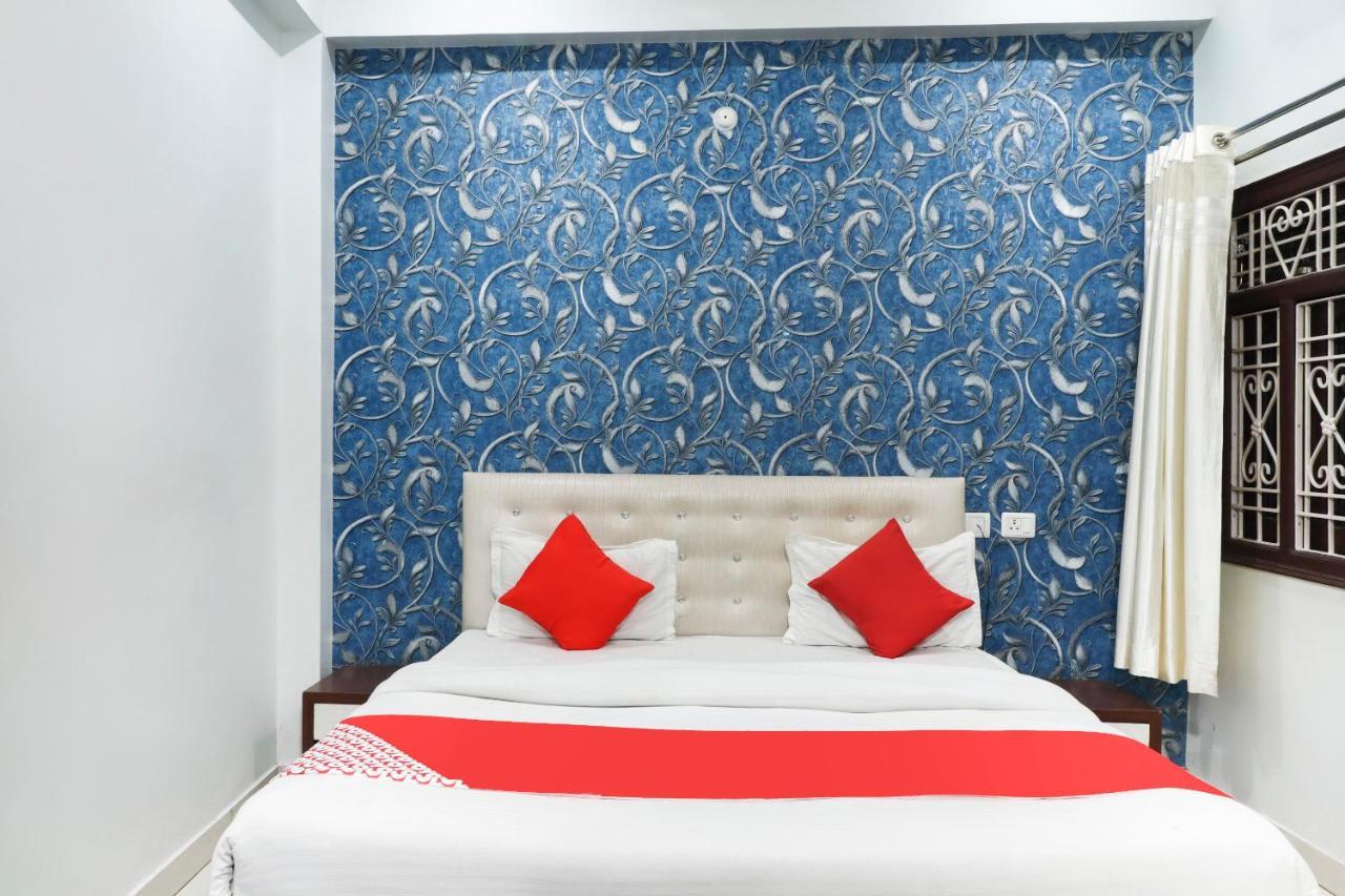 Oyo 70489 Hotel Tajvar Siwan Экстерьер фото